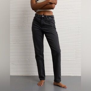 NWOT American Eagle Strigid Mom Jean